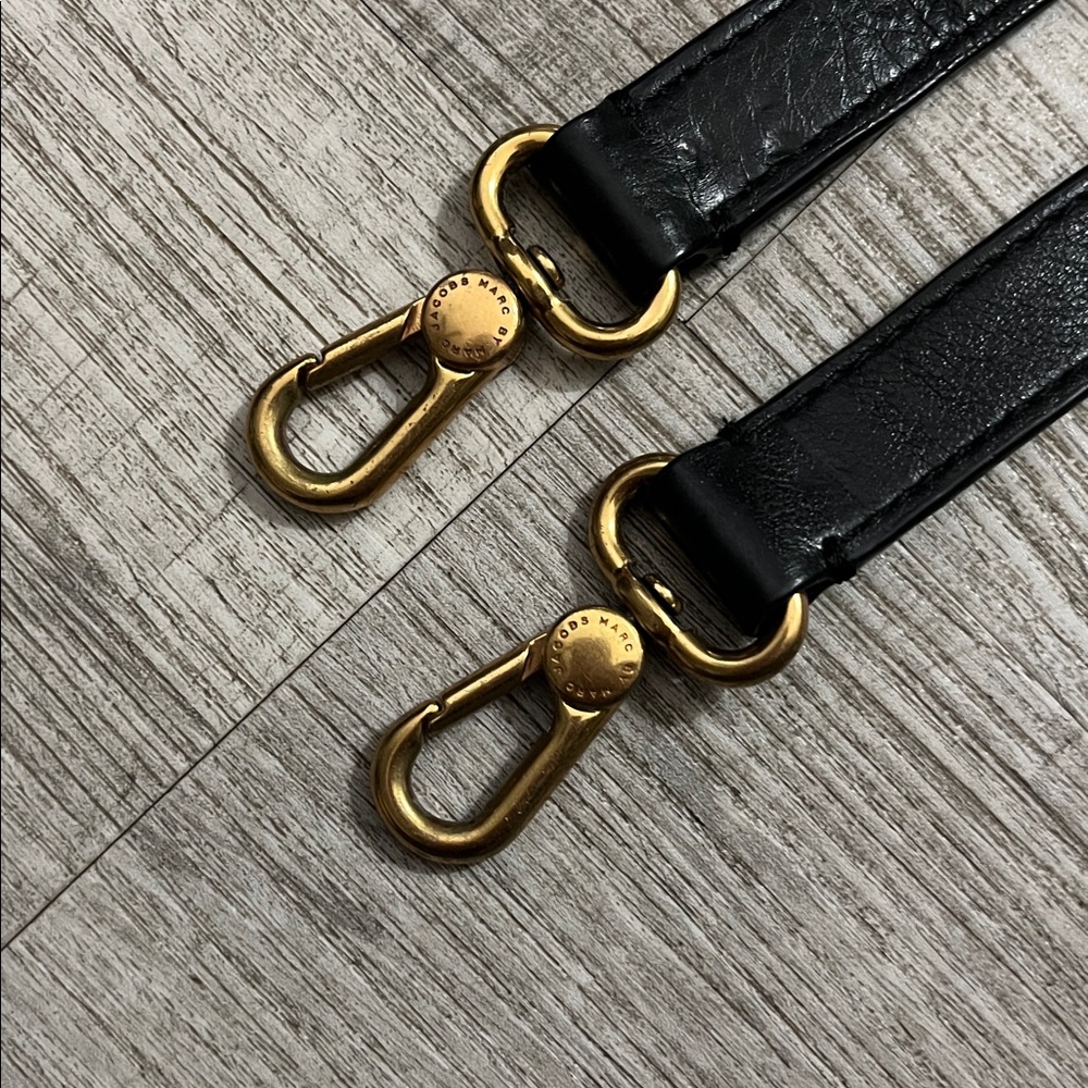 Marc Jacobs Leather Strap - Picture 2 of 4